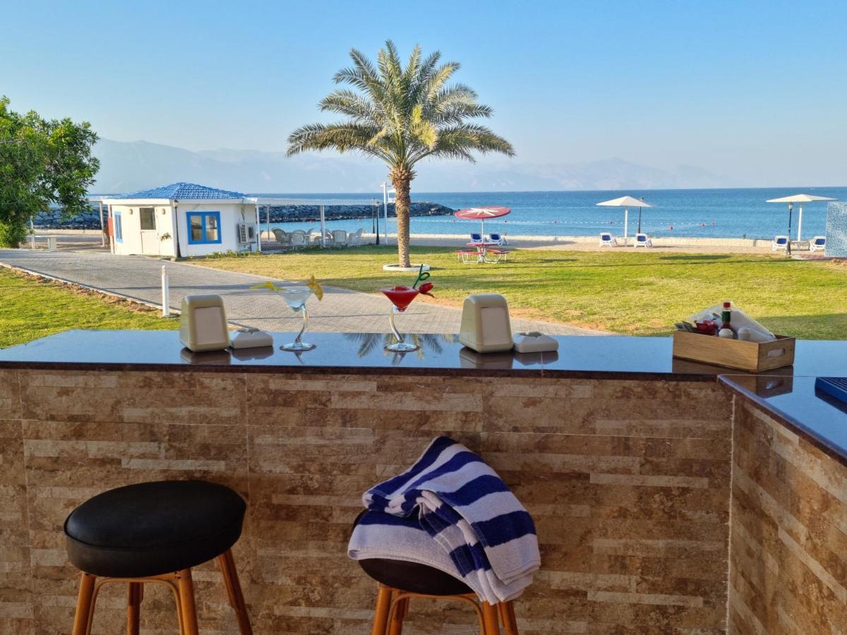 Готель Holiday Beach Resort