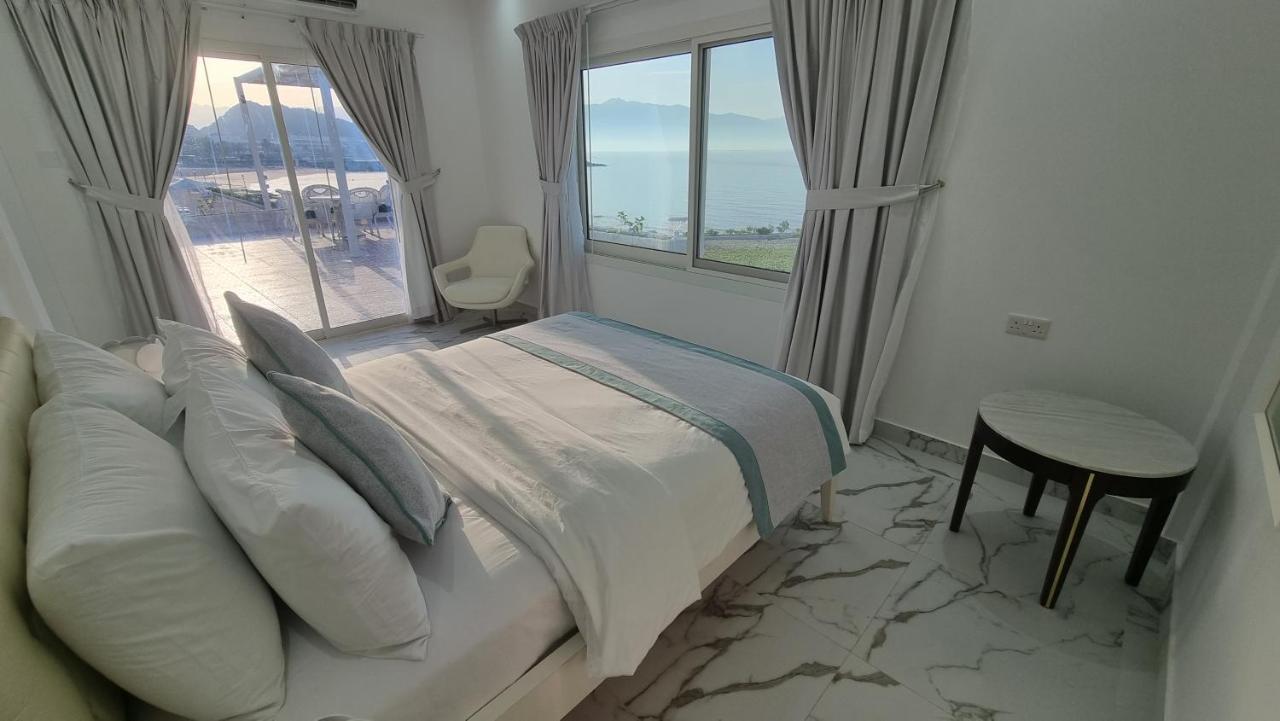 Holiday Beach Resort Готель Дібба